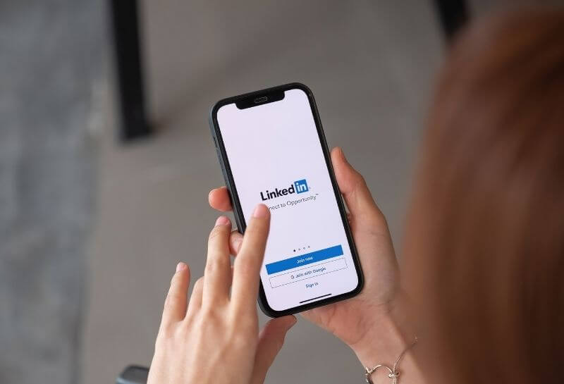 Use Linked In to generate leads